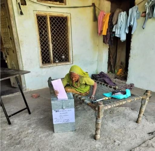 Rajasthan Assembly By-Election 2024, होम वोटिंग: पहले दिन 900 मतदाताओं ने वोट डाले