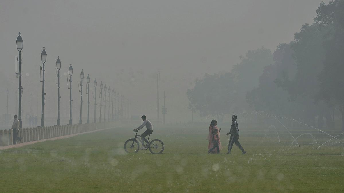 Delhi Air Pollution: CAQM ने प्रदूषण के बीच दिल्ली-NCR के स्कूलों के लिए नियमों में बदलाव की सूचना दी