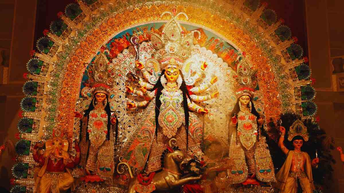 Durga Ashtami 2024: नवंबर में मासिक दुर्गाष्टमी कब है? यहाँ शुभ मुहूर्त, पूजा विधि, महत्व और मंत्र