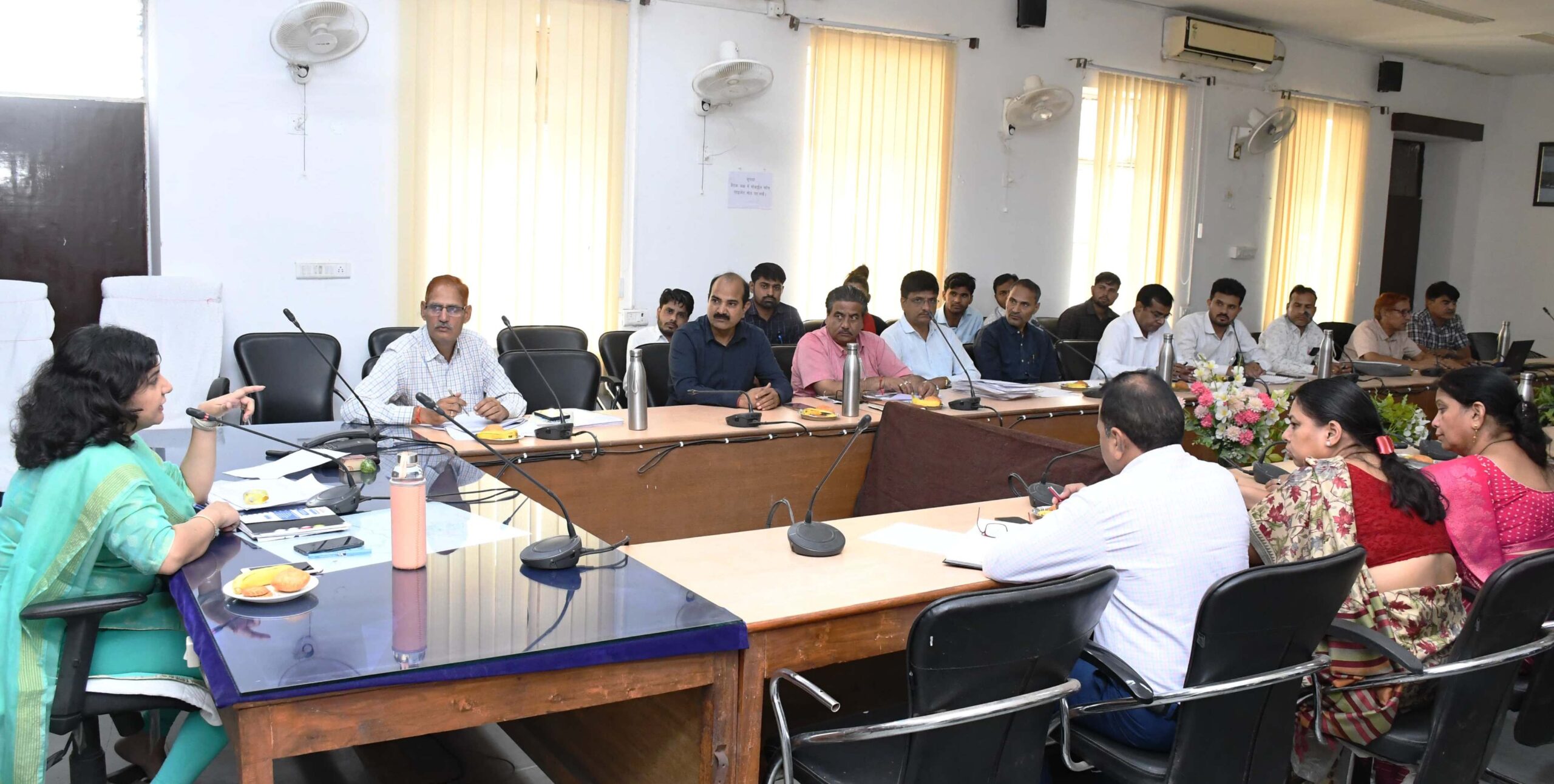Rajasthan District Collector Shubham Chaudhary: जल जीवन मिशन की समीक्षा बैठक आयोजित जल जीवन मिशन के कार्यों में लाएं तेजी