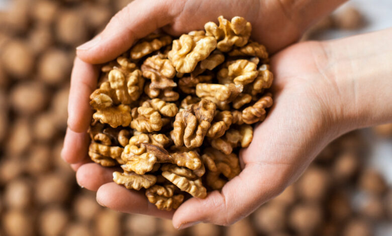  Soaked Walnut Benefits: सर्दियों में अखरोट खाने का सबसे अच्छा तरीका, सुबह दो बार भीगे अखरोट खाने से मिलेंगे जबरदस्त फायदे