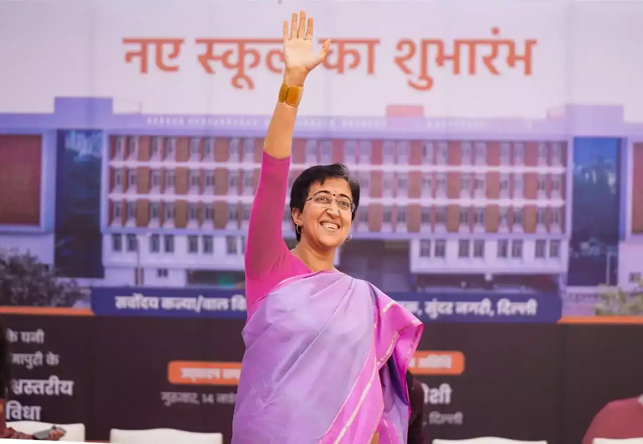 दिल्ली की CM Atishi ने सुंदर नगरी क्षेत्र में एक वर्ल्ड क्लास स्कूल का उद्घाटन किया।