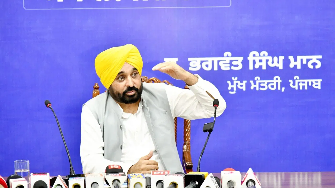CM Bhagwant Mann: शुक्रवार को लुधियाना में 10,000 से अधिक सरपंचों को पद की शपथ दिलाएंगे