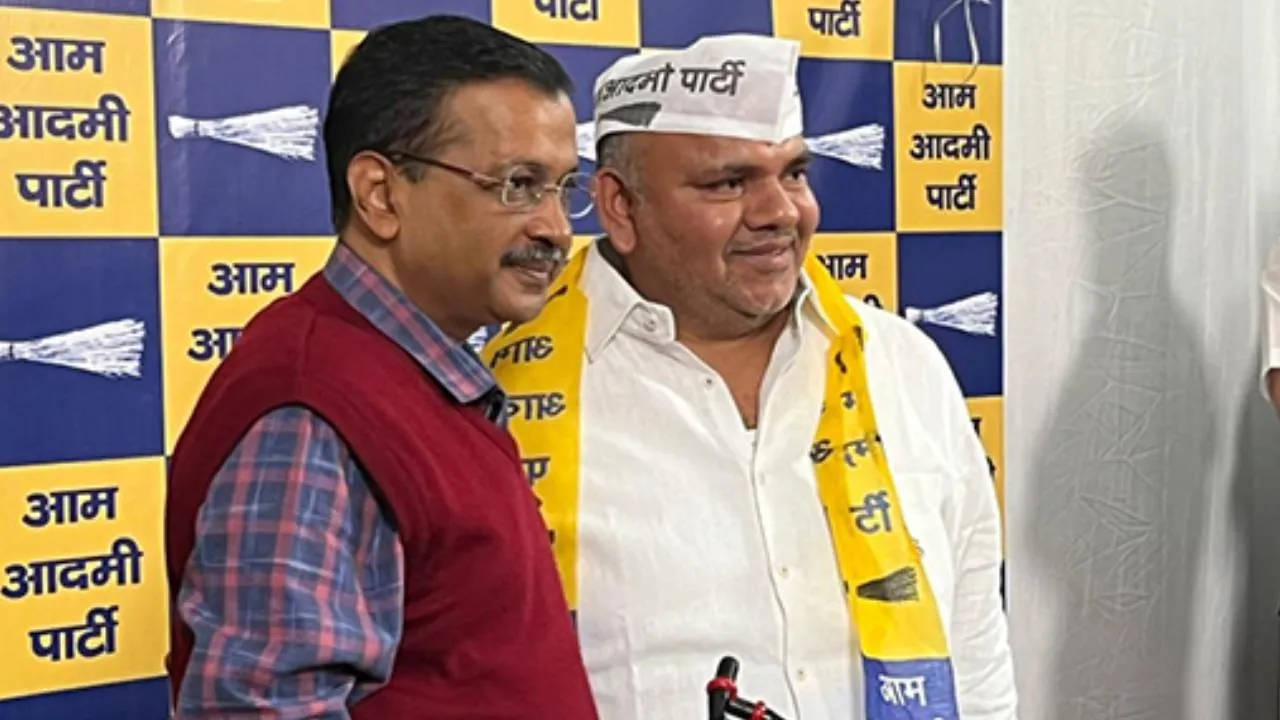 Delhi AAP: दिल्ली में कांग्रेस को बड़ा झटका, AAP में शामिल हुए पूर्व विधायक सुमेश शौकीन, जानें क्या कहा