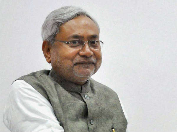 CM Nitish Kumar ने भारत के प्रथम प्रधानमंत्री पंडित जवाहर लाल नेहरू जी की जयंती के अवसर पर उन्हें भावभीनी श्रद्धांजलि दी