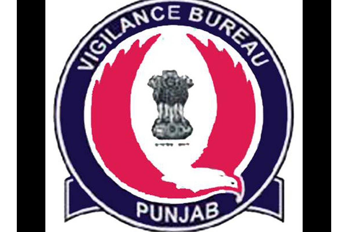 Punjab Vigilance Bureau ने 30,000 रुपये रिश्वत लेने के आरोप में सहायक श्रम आयुक्त, उनके कंप्यूटर ऑपरेटर के खिलाफ भ्रष्टाचार का मामला दर्ज किया है
