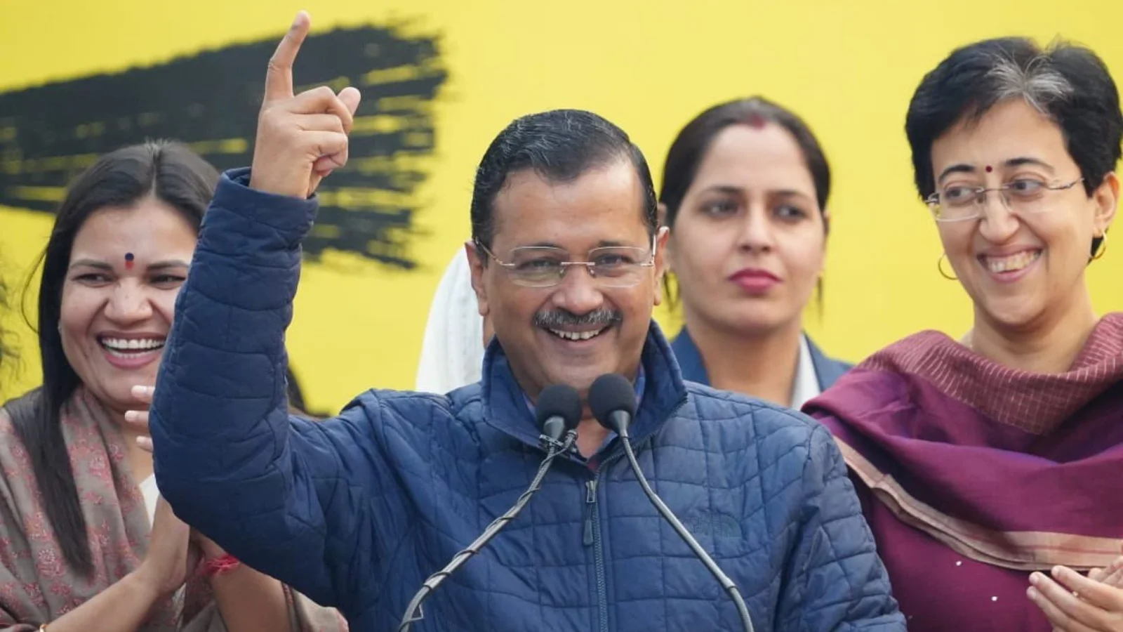 दिल्ली में महिला सम्मान योजना का रजिस्ट्रेशन शुरू, अरविंद केजरीवाल ने खुद घर जाकर पूरी प्रक्रिया बताई