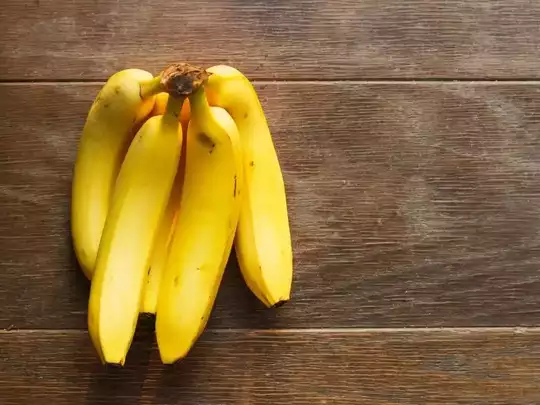 Banana Helath Benefits: कब्ज से छुटकारा पाने के लिए इस पीले फल को खाने का सही समय जानें।