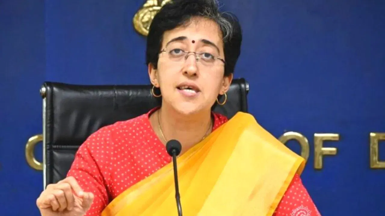 CM Atishi ने दिल्ली के बस चालकों और कंडक्टरों को चेतावनी क्यों दी?