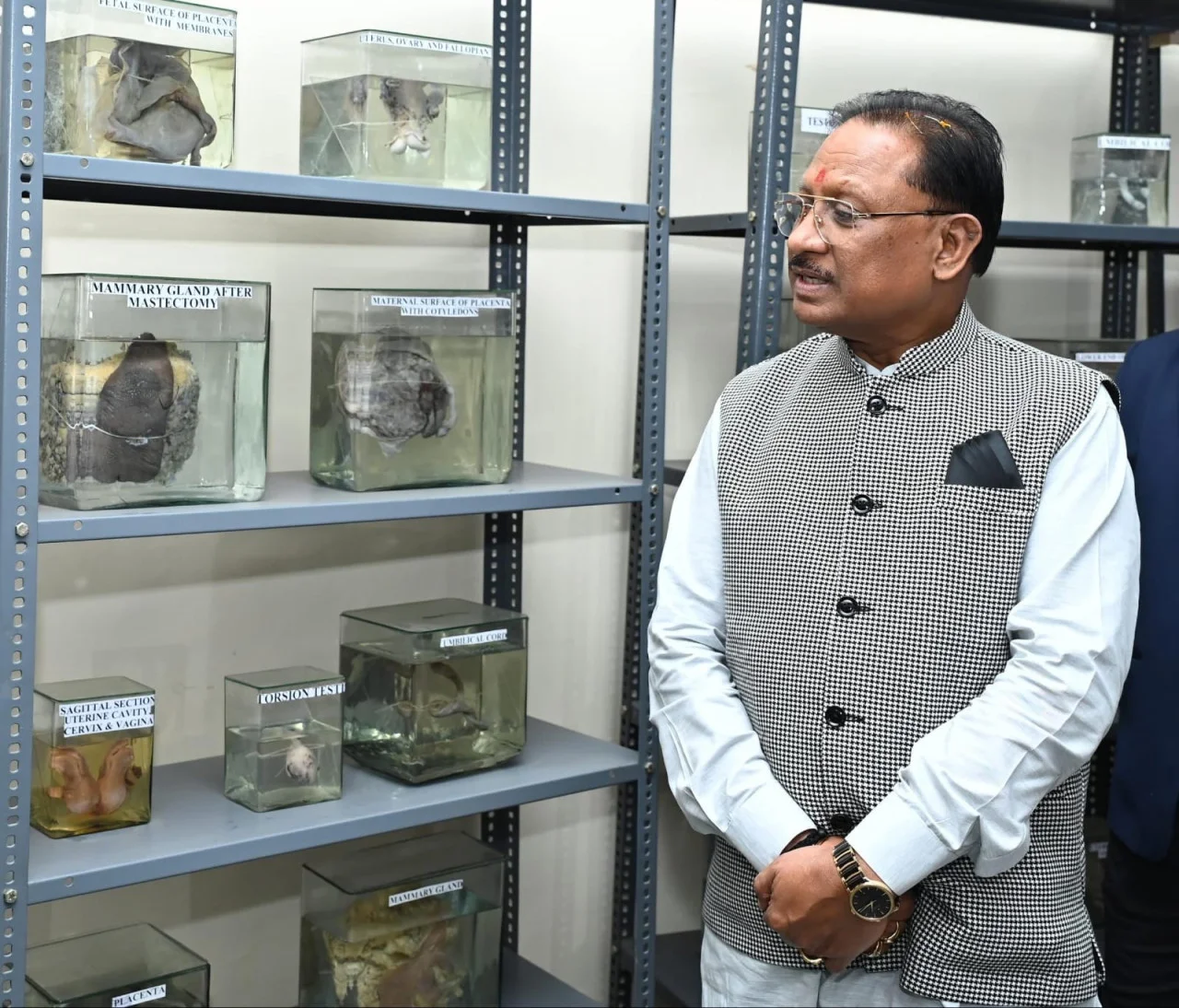 CM Vishnu Deo Sai ने रावतपुरा सरकार इंस्टीट्यूट ऑफ मेडिकल साइंसेस के नवीन भवन का किया लोकार्पण