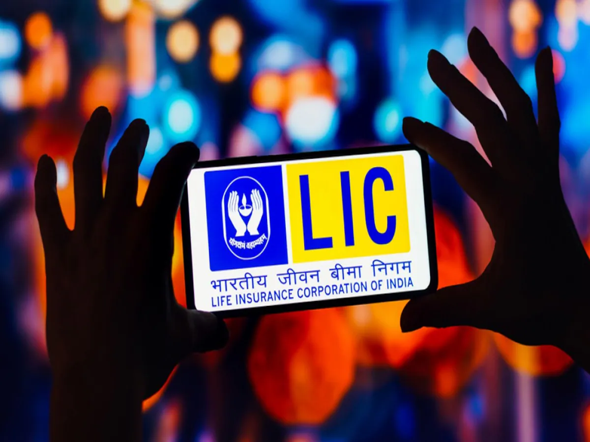 LIC के शेयर करीब 4 फीसद तक टूटे, गिरावट का यह है कारण