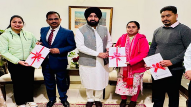 Minister Hardeep Singh Mundian ने तीन नए कर्मचारियों को नियुक्ति पत्र सौंपे