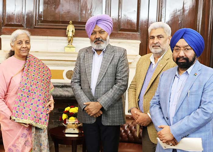 Union Finance Minister Harpal Singh Cheema से पंजाब प्रतिनिधिमंडल ने मुलाकात की; आरडीएफ और एमडीएफ मुद्दों के तत्काल समाधान का आग्रह किया