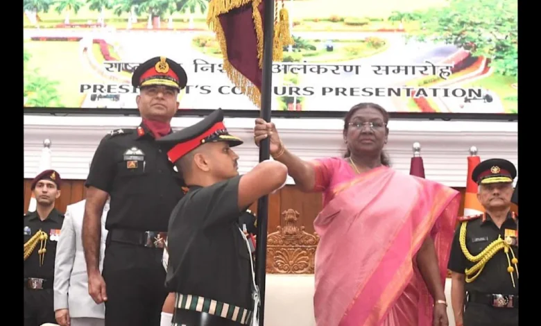 President Draupadi Murmu ने रक्षा प्रबंधन महाविद्यालय, सिकंदराबाद को ध्वज प्रदान किए