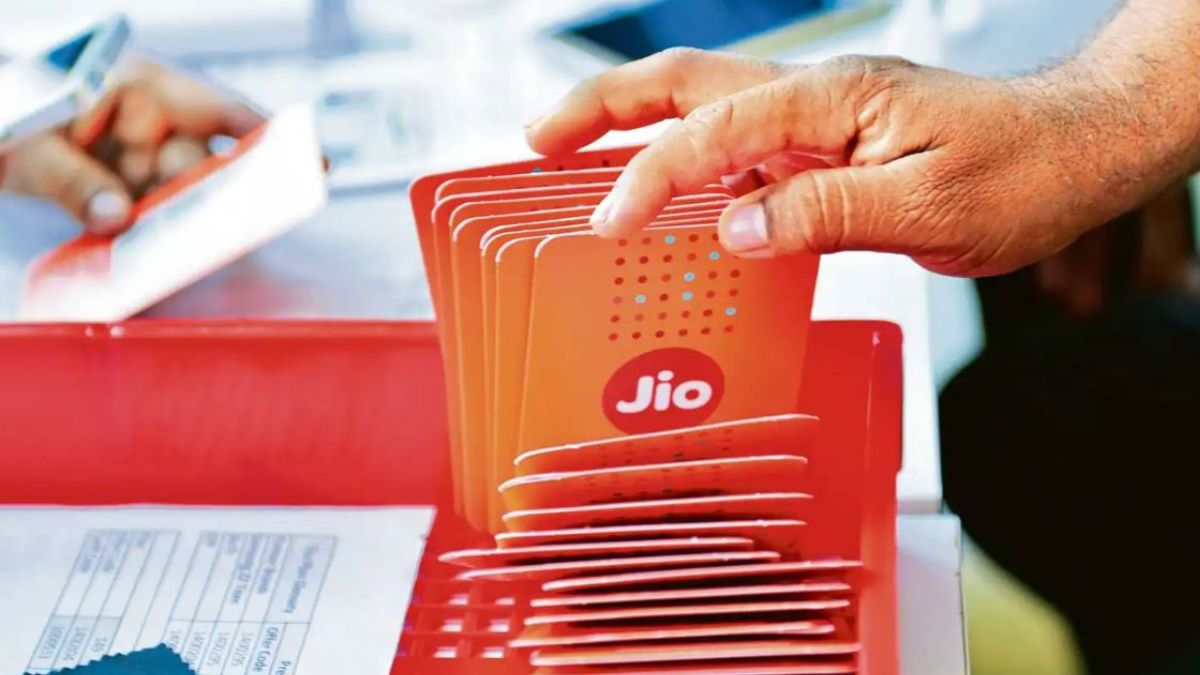 Jio के तीन धांसू प्लान 365 दिन तक चलेंगे,  रोज 2.5GB डेटा मिलेगा, जियो सिनेमा फ्री, कॉलिंग भी