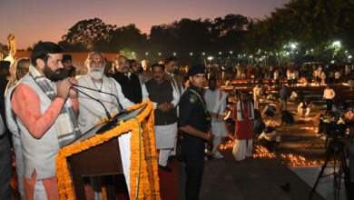 शंखनाद और गीता महाआरती के बीच CM Nayab Saini ने गीता महापूजन के साथ किया ब्रह्मसरोवर पर दीपदान