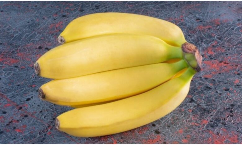 Banana in Uric Acid: यह पीला फल यूरिक एसिड में बेहद लाभकारी, पेट को साफ करता है. जानें कब और कैसे इसे खाएं?