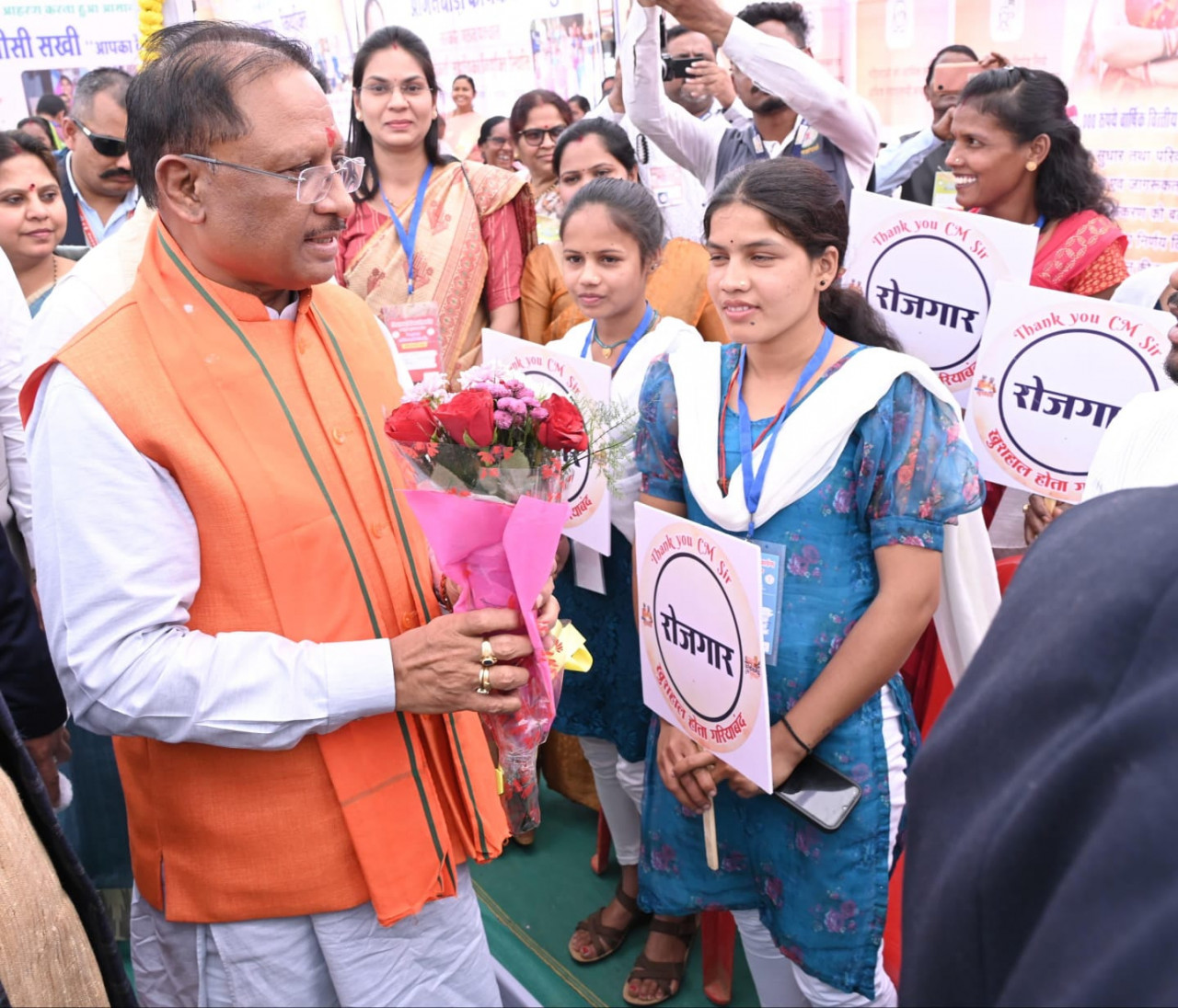 CM Vishnu Deo Sai: जिला प्रशासन के विशेष अभियान से 50 अनुकंपा नियुक्ति एवं 206 आंगनबाड़ी कार्यकर्ता- सहायिकाओं की हुई है भर्ती