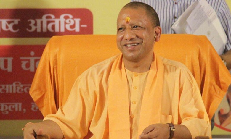 CM Yogi Adityanath ने बायो सी0एन0जी0 प्लाण्ट तथा फाफामऊ में गंगा नदी पर निर्माणाधीन स्टील ब्रिज का निरीक्षण किया