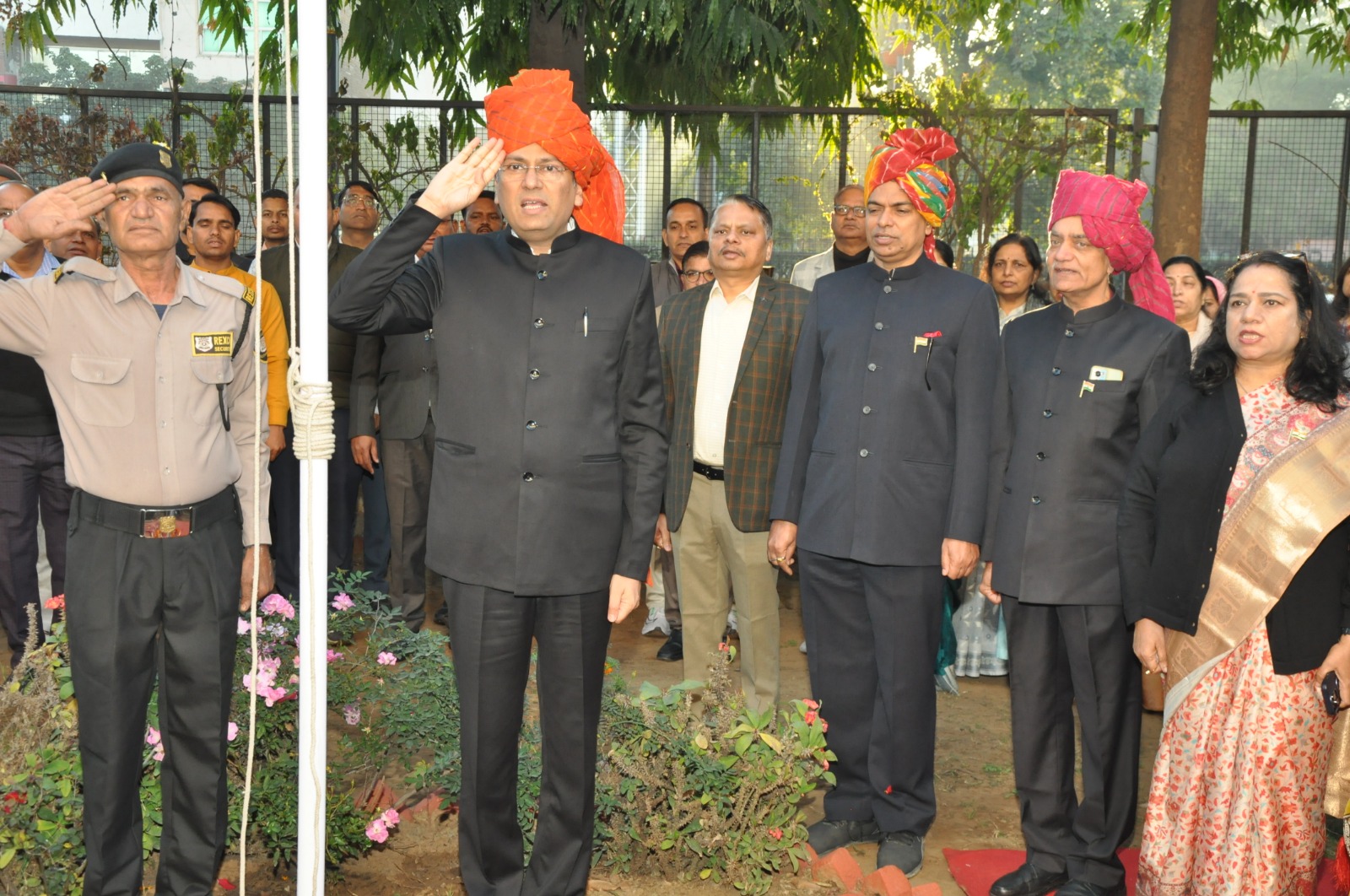 शासन सचिव Dr. Samit Sharma ने पशुपालन विभाग में 76वां गणतंत्र दिवस उत्साह और गरिमा से मनाया, फहराया राष्ट्रीय ध्वज
