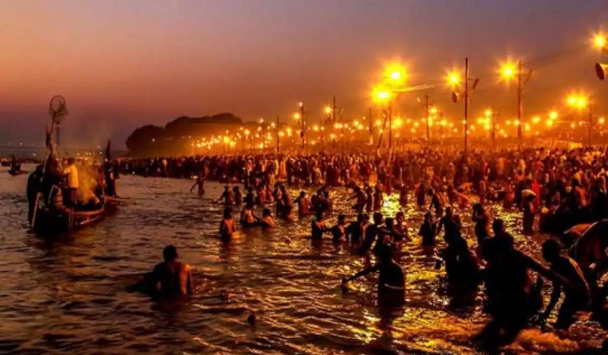 Mahakumbh 2025: महाकुंभ स्नान के दौरान इन मंत्रों का जाप करें, आपके पाप दूर हो जाएंगे