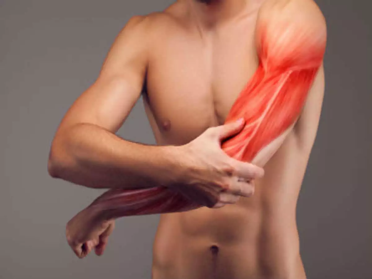 Health Tips For Muscles Pain: अगर आप मांसपेशियों के दर्द और ऐंठन से परेशान हैं तो बाबा रामदेव से जानें मसल्स को फौलादी बनाने के उपाय