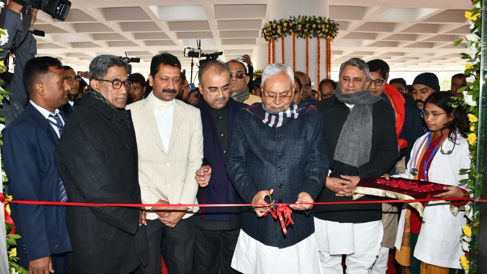 CM Nitish Kumar ने सारण जिले को 985 करोड़ रुपये की दी सौगात, 52 योजनाओं का किया उद्घाटन एवं शिलान्यास