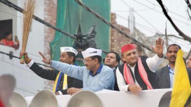 Delhi Elections: रैली में केजरीवाल के साथ अखिलेश यादव हुए शामिल,  किसी दूसरे को वोट देकर अपना मत खराब न करें