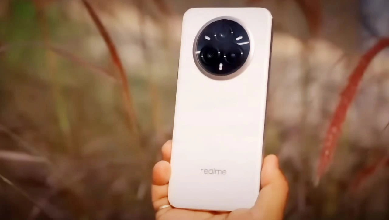 Realme P3 Pro: आ रहा अगले हफ्ते Realme का अंधेरे में चमकने वाला फोन; 50MP OIS कैमरा से लैस, 6000mAh बैटरी