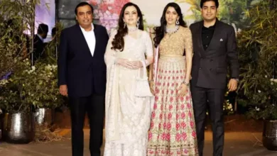 Ambani Family News: नीता अंबानी की बहू ने जमीन से उठाया ये सामान, सरल अंदाज से करोड़ों लोगों का दिल जीता