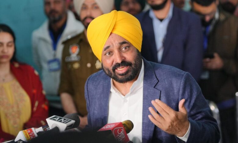 CM Bhagwant Mann: मोदी सरकार अपने नागरिकों को सम्मान और गरिमा के साथ वापस लाने में विफल रही है