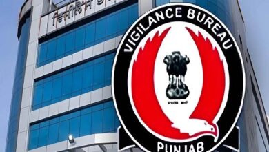 Punjab Vigilance Bureau ने क्लर्क को विधवा से 20,000 रुपये रिश्वत लेते रंगे हाथों गिरफ्तार किया