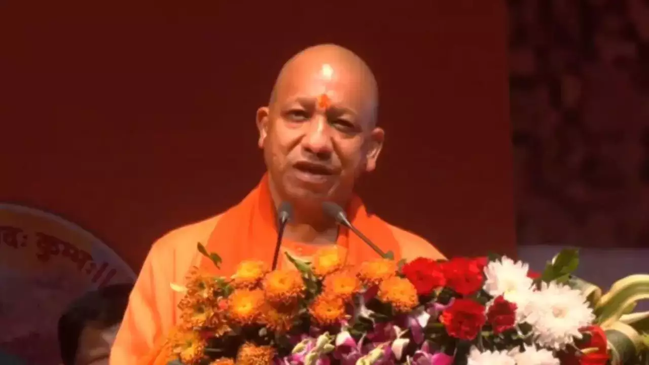 CM Yogi Adityanath: महाकुंभ में तैनात पुलिसकर्मियों को एक सप्ताह की छुट्टी, मेडल और बोनस भी मिलेगा