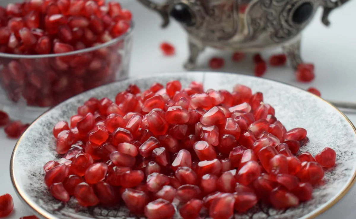 Pomegranate Benefits: रोज एक अनार खाने से क्या होता है, एक दिन भी नहीं करेंगे मिस जान जाएंगे तो