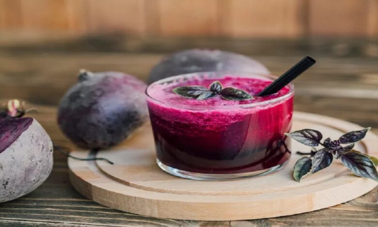 Beetroot Juice Benefits: कितने दिन तक चुकंदर का जूस पीना चाहिए? इस पेय का शरीर पर क्या प्रभाव पड़ता है?