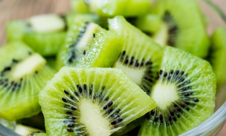 Kiwi Fruits Benefits: क्या आप जानते हैं कि प्रतिदिन पंद्रह दिन कीवी खाने से क्या होता है?