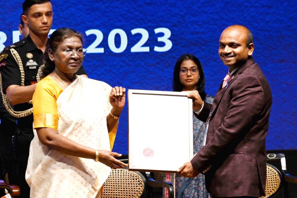 भारत की राष्ट्रपति द्रौपदी मुर्मु ने विजिटर सम्मेलन 2024-25 का उद्घाटन किया