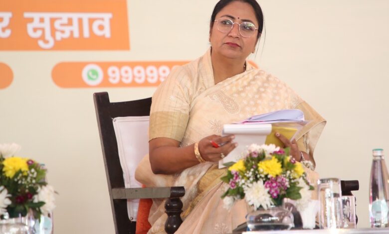 CM Rekha Gupta ने दिल्ली की सरकारी शिक्षा संस्थाओं का निरीक्षण किया; शिक्षा, स्वच्छता और पेयजल पर खास ध्यान