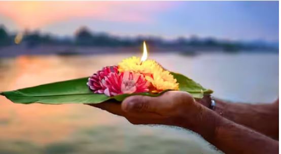 Vaishakh Darsh Amavasya 2025: दर्श अमावस्या पर इस विधि से तर्पण और पिंडदान करें, आपके पूर्वजों को मोक्ष मिलेगा!