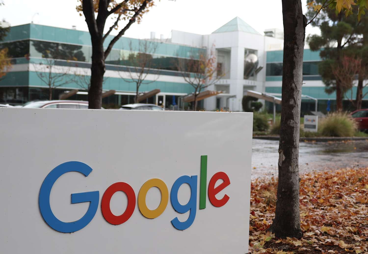 Google Layoff: गूगल ने अपने प्लेटफॉर्म और डिवाइस यूनिट से सैकड़ों कर्मचारियों को बर्खास्त कर दिया
