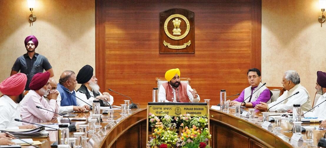 CM Bhagwant Mann के नेतृत्व में राज्य के सभी राजनीतिक दलों ने राज्य के जल को बचाने के लिए एकता का दुर्लभ प्रदर्शन किया
