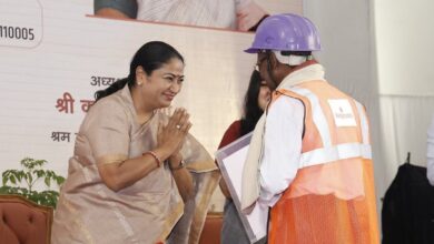 Delhi News: दिल्ली में कर्मचारियों को बड़ी राहत, गुप्ता सरकार ने परेशान करने वाला एक आदेश वापस लिया