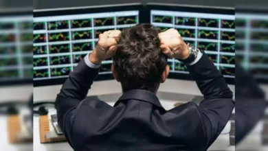 रेमंड के शेयर एक झटके में 66% टूट गए, शेयर का मूल्य 1561 रुपये से 530 रुपये पर गिर गया