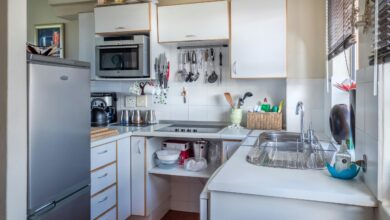 Vastu Tips For Home: इन बातों का घर में ध्यान रखना चाहिए, जानिए वास्तु के अनुसार किचन और बेडरूम किस दिशा में होना चाहिए