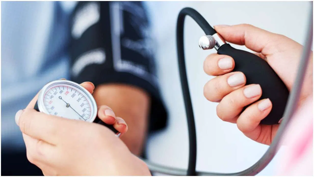 World Hypertension Day: जब आपका ब्लड प्रेशर अचानक बढ़ जाए तो क्या करें?
