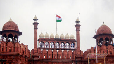 Delhi Alert: भारत-पाकिस्तान संघर्ष के बाद दिल्ली में अलर्ट, लाल किला-कुतुब मीनार की सुरक्षा बढ़ी