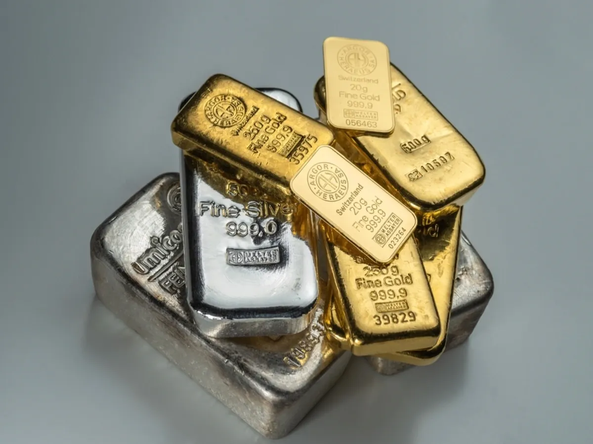 Gold Silver Price 9 May: चेक करें 14 से 24 कैरेट सोने के दाम, आज भी सोने के भाव में गिरावट, चांदी मजबूत हो गई है