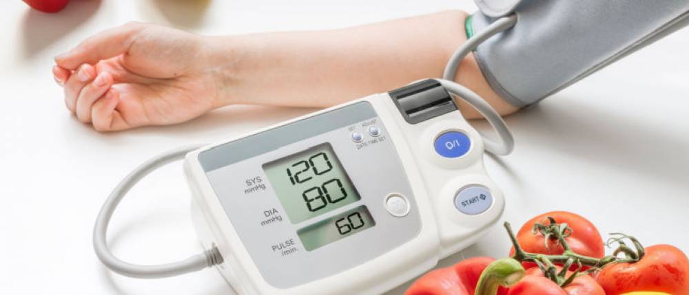 High Blood Pressure Tips: क्या ब्लड प्रेशर बढ़ता है, तो इन चीजों का सेवन करें बीपी कम करने के लिए