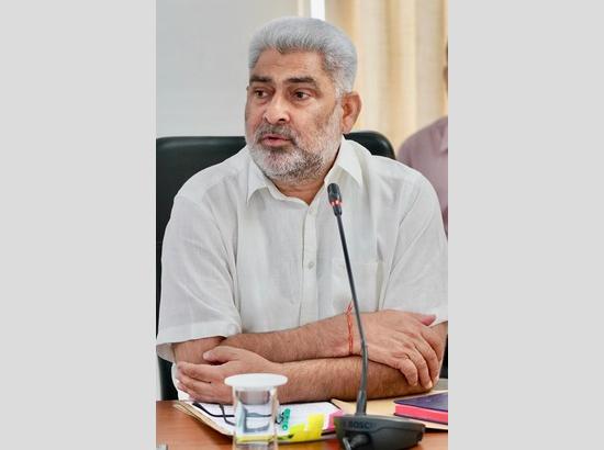 लाल चंद कटारूचक ने वन विभाग के अधिकारियों को शहरी वानिकी परियोजना तैयार करने के निर्देश दिए