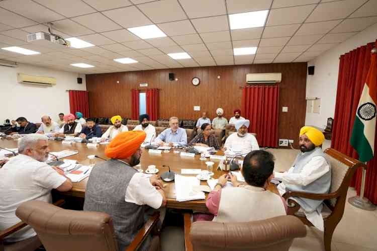 CM Bhagwant Mann ने मंत्रिमंडल को संवेदनशील क्षेत्रों में शिविर लगाने का निर्देश दिया